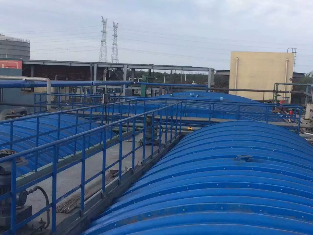 弧形玻璃钢盖板防滑设计-提供安全保护