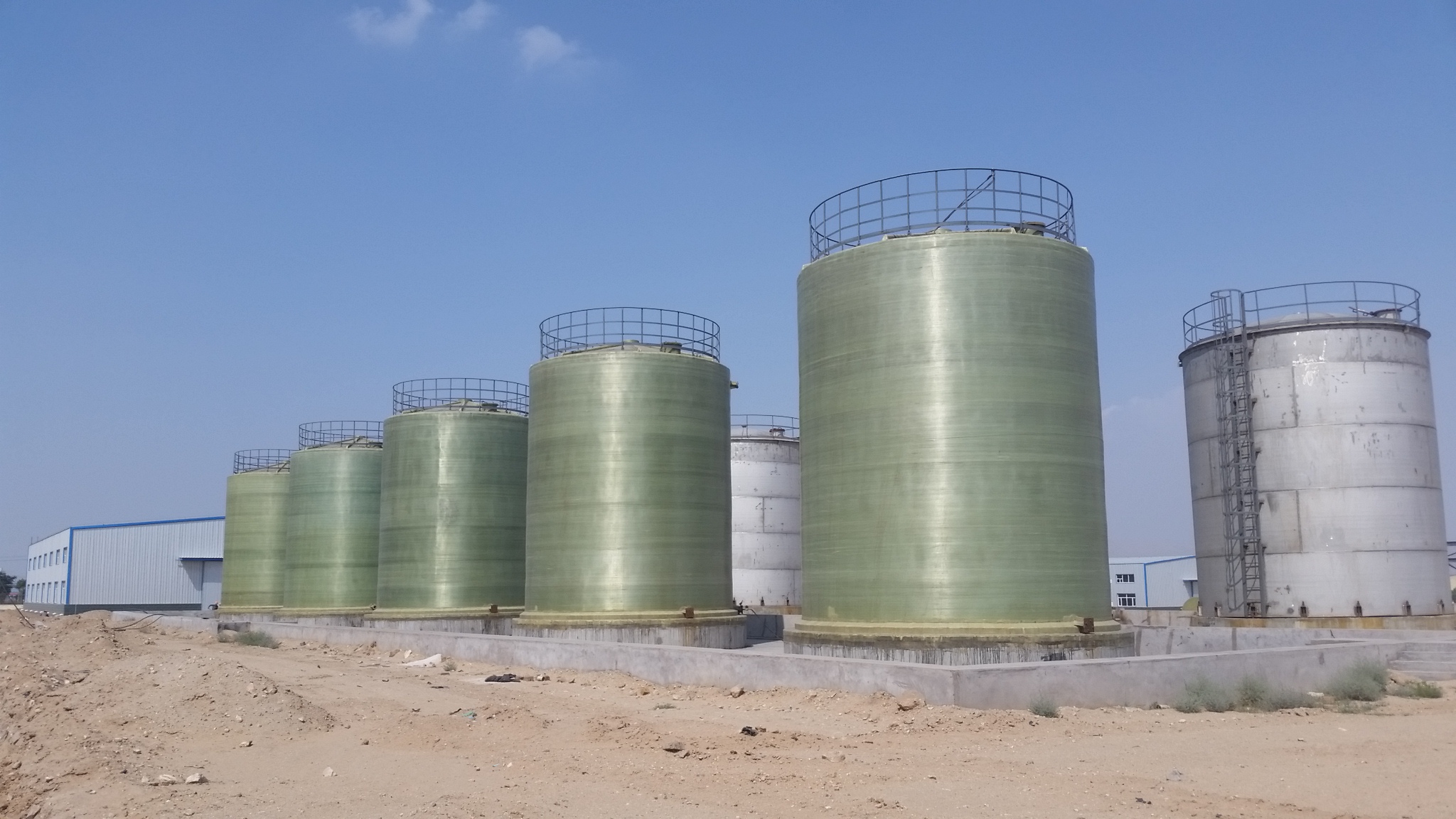 产品简介:湖北玻璃钢罐-耐腐蚀性好-适用于特殊介质